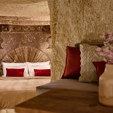 Otel Sato Cave 2*