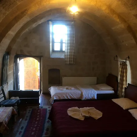 Sato Cave גורמה